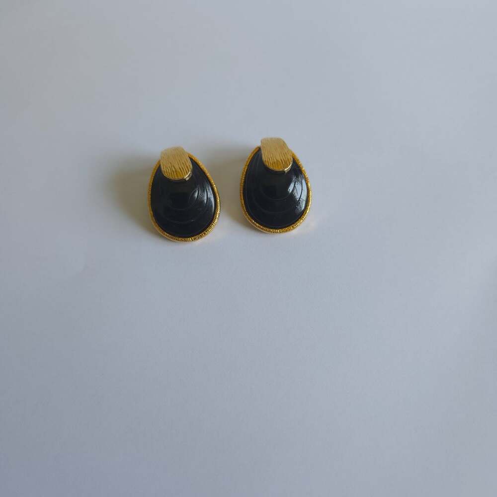 Vintage Black Onyx Style Textured Gold Clip-On Earrings